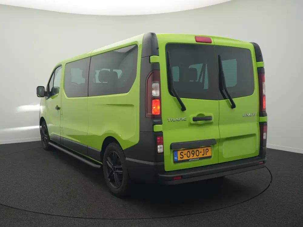 Renault Trafic 9 Persoons bus uit 2022, foto 3
