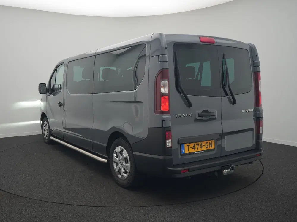 Renault Trafic 9 Persoons bus uit 2022, foto 3