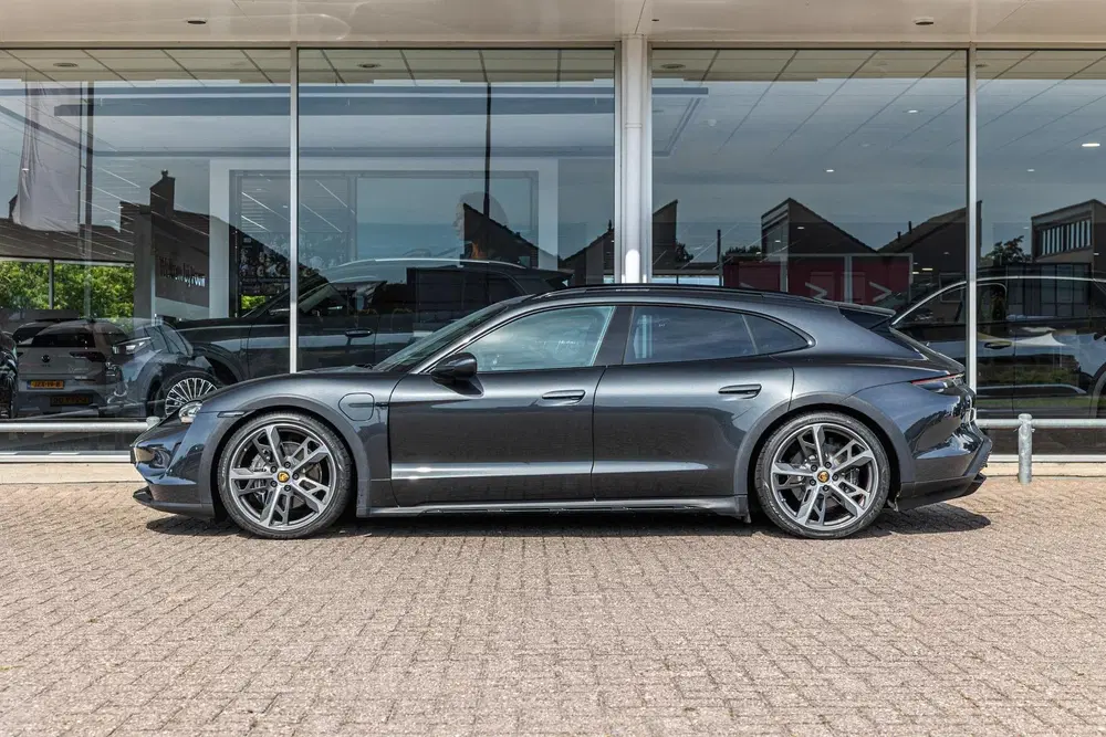 Porsche Taycan 4 381pk 93 kWh uit 2022, foto 14