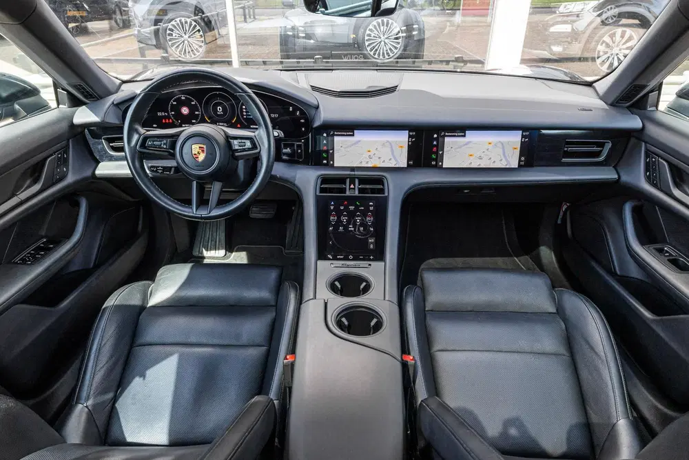 Porsche Taycan 4 381pk 93 kWh uit 2022, foto 5
