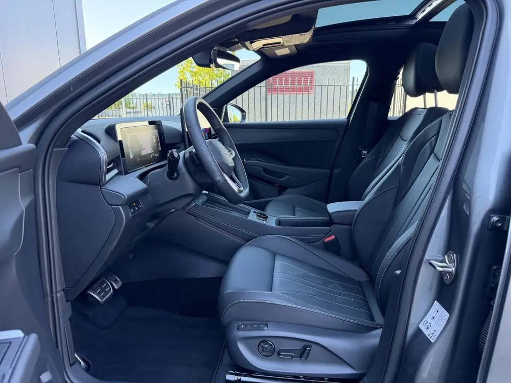 Volkswagen T-Roc 1.5 eTSI R-Line uit 2026, foto 11