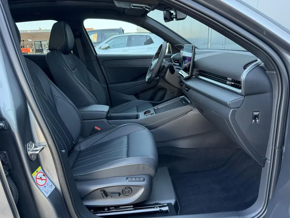 Volkswagen T-Roc 1.5 eTSI R-Line uit 2026, foto 13