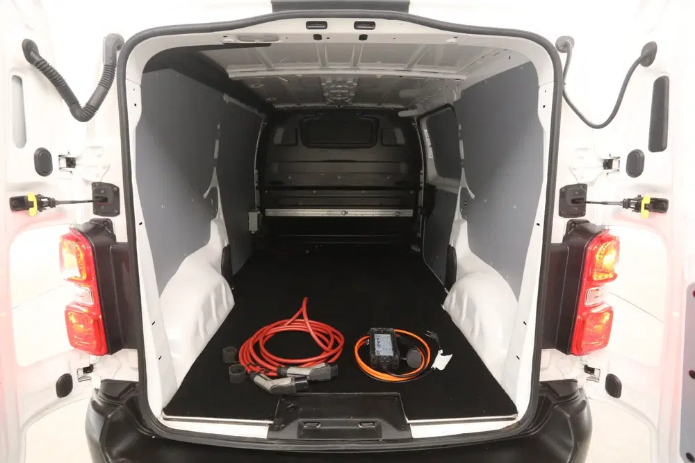 Opel Vivaro Toyota ProAce 75 kWh Extra Range Navigator uit 2021, foto 3