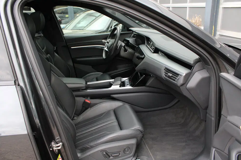Audi Q8 55 quattro Advanced Edition 115 kWh uit 2023, foto 10
