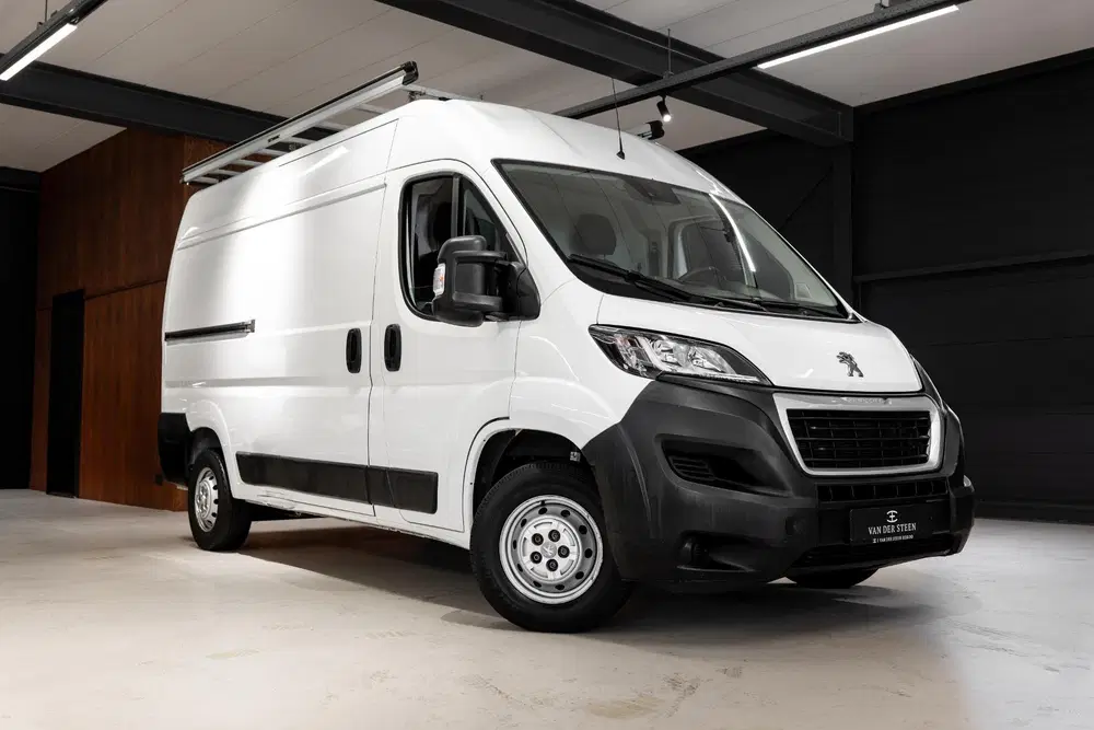Peugeot Boxer 333 2.2 BlueHDi 140 L2H2 Asphalt Airco uit 2019, foto 2