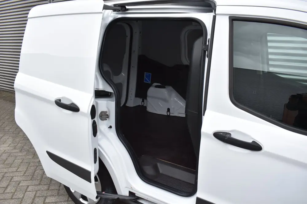 Ford Transit Courier 1.0 Trend EcoBoost 100-PK uit 2022, foto 10