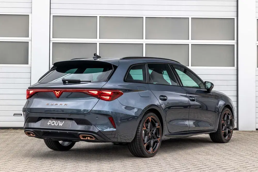 Cupra Leon 1.5 TSI e-Hybrid 272pk VZ Performanc uit 2026, foto 2