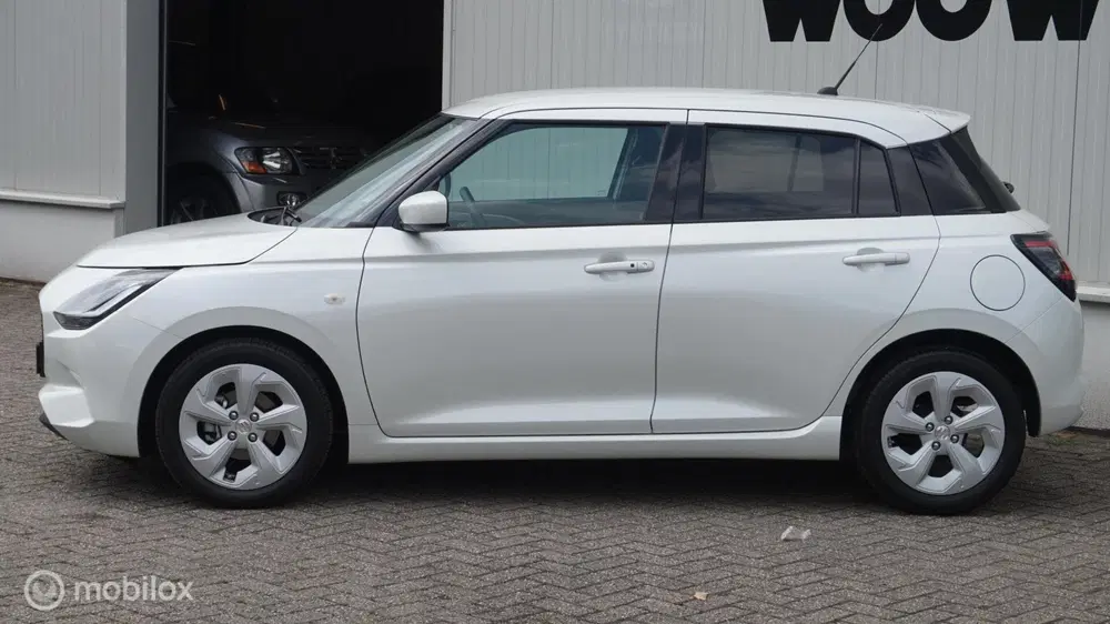 Suzuki Swift 1.2 Select Smart Hybrid AUTOMAAT uit 2025, foto 3
