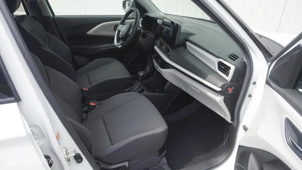 Suzuki Swift 1.2 Select Smart Hybrid AUTOMAAT uit 2025, foto 9