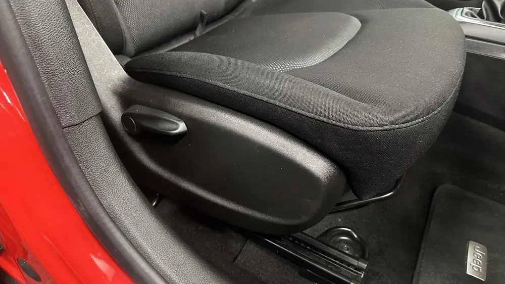 Jeep Renegade 1.0T Longitude CRUISE CARPLAY NAVI ECC DAB. uit 2020, foto 17