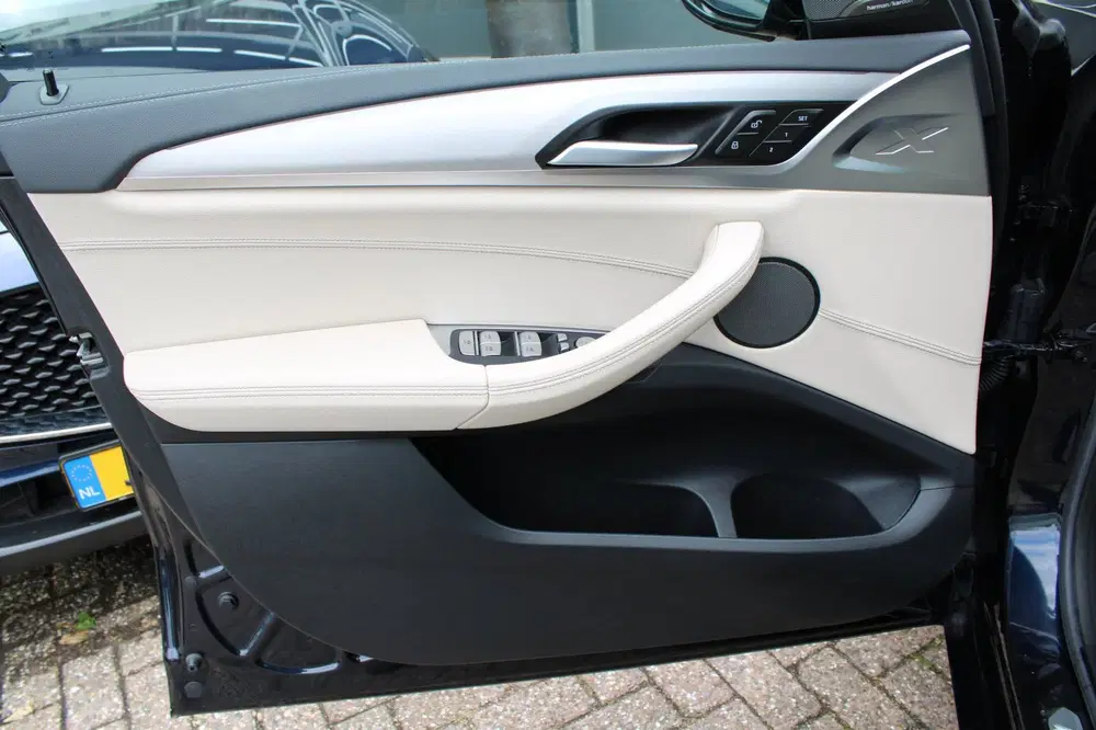 BMW iX3 High Executive 80 kWh uit 2022, foto 17