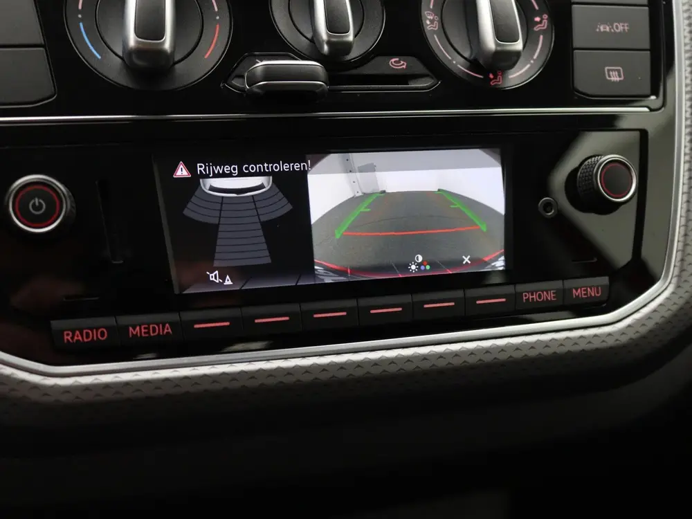 Volkswagen Up! 1.0 | Airco | Achteruitrijcamera | Parkeersen uit 2021, foto 17