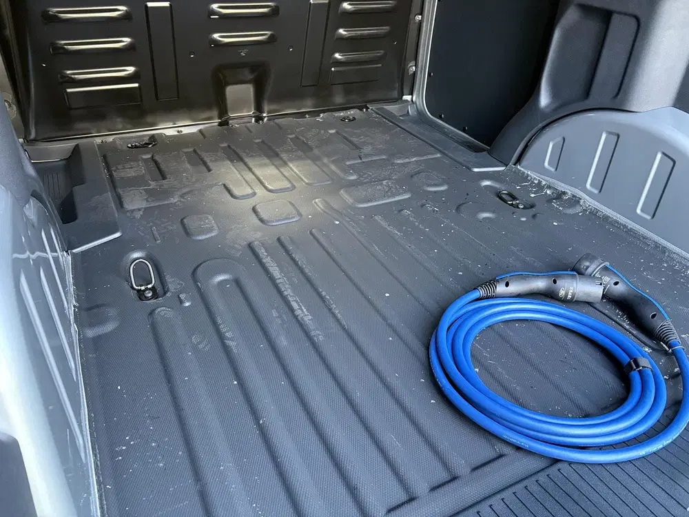 Ford Transit Courier Limited 46 kWh uit 2026, foto 11