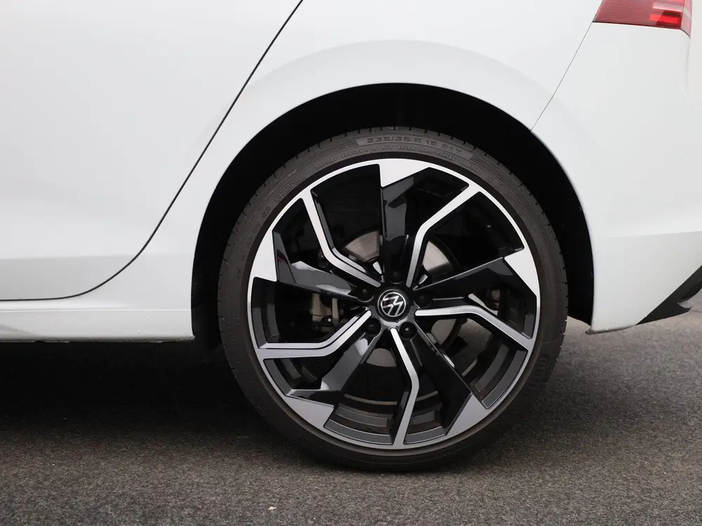 Volkswagen Golf 1.5 eHybrid 50 Edition 204 PK | Automaat | N uit 2025, foto 13