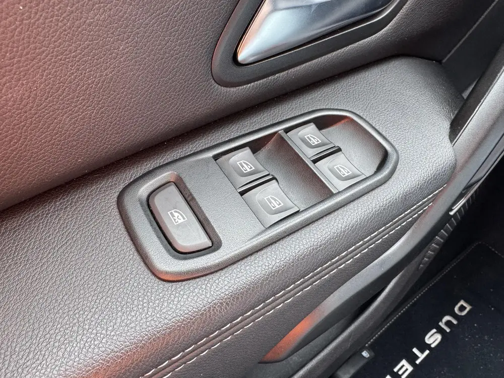 Dacia Duster 1.0 TCe Prestige uit 2022, foto 19