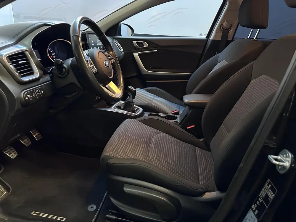 Kia Ceed 1.4 T-GDi DynamicPlusLine APPLE CARPLAY| ANDROID| S uit 2019, foto 14