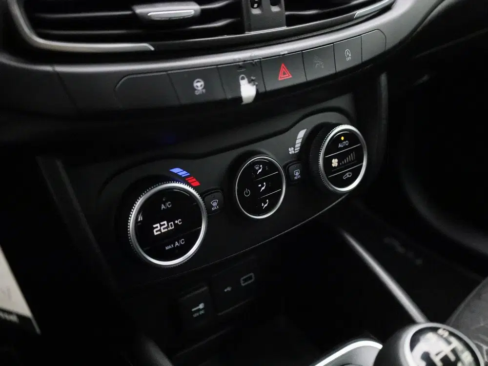 Fiat Tipo 1.0 City Cross uit 2022, foto 16