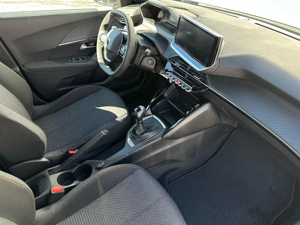 Peugeot 2008 1.2 PureTech 100 Style uit 2025, foto 12