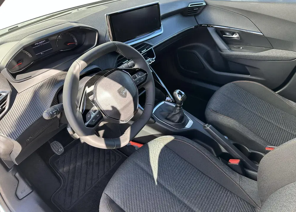 Peugeot 2008 1.2 PureTech 100 Style uit 2025, foto 13