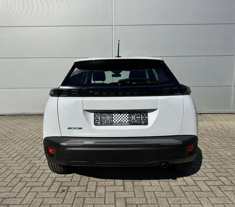 Peugeot 2008 1.2 PureTech 100 Style uit 2025, foto 5