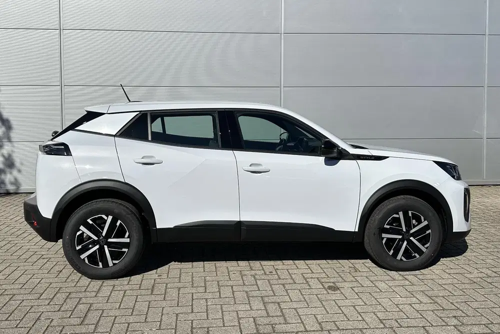 Peugeot 2008 1.2 PureTech 100 Style uit 2025, foto 7