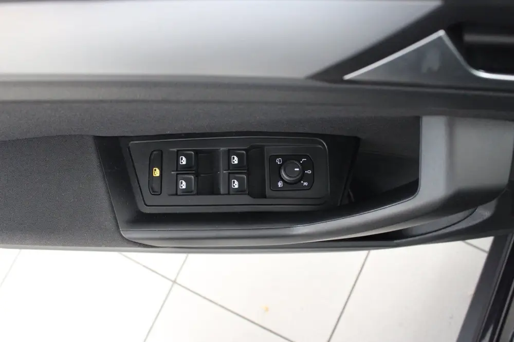 Volkswagen T-Roc 1.5 TSI Life Automaat | Airco | Adaptieve c uit 2022, foto 17
