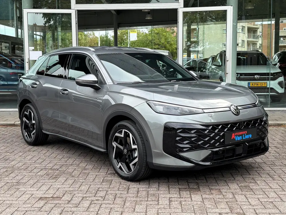 Volkswagen T-Roc 1.5 eTSI 150pk DSG-7 R-Line Edition|NW mode uit 2026, foto 2