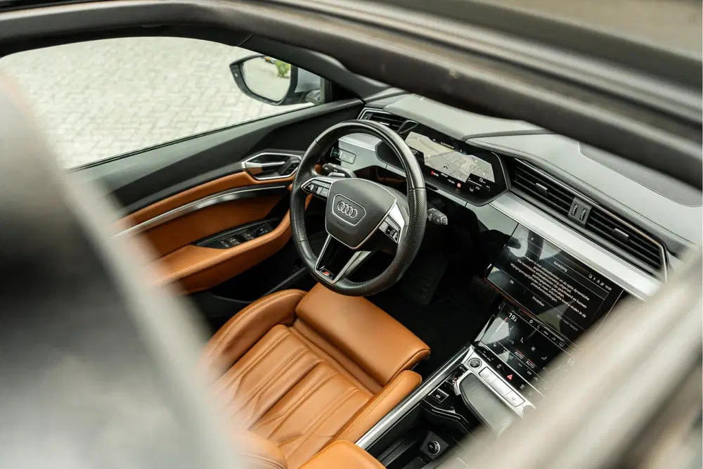 Audi e-tron 95kWh uit 2022, foto 16