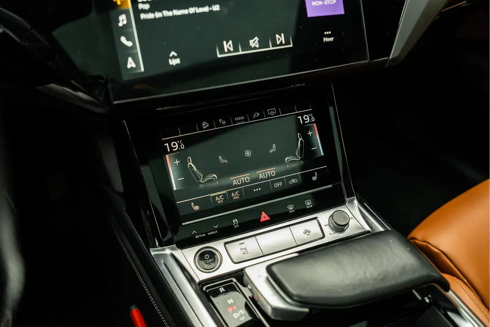 Audi e-tron 95kWh uit 2022, foto 19