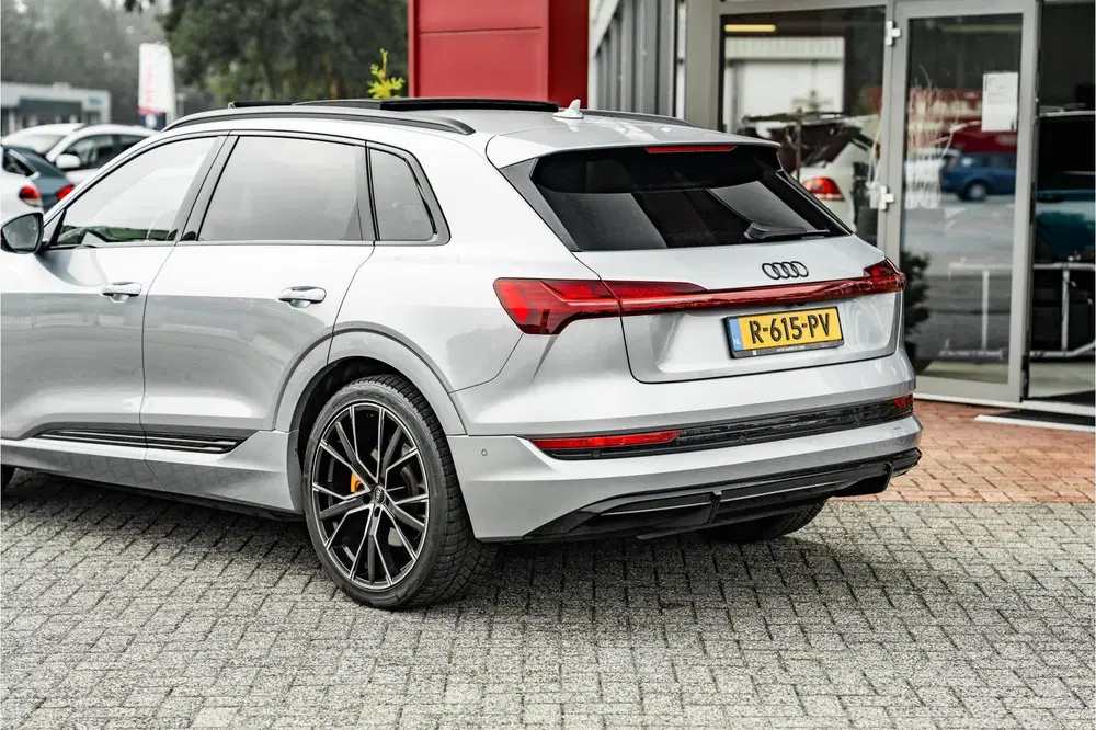 Audi e-tron 95kWh uit 2022, foto 3