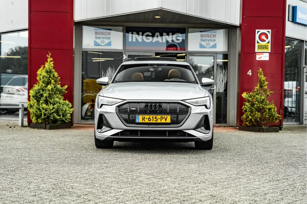 Audi e-tron 95kWh uit 2022, foto 6