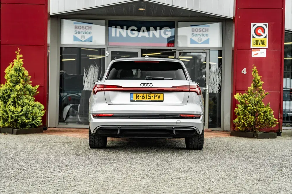 Audi e-tron 95kWh uit 2022, foto 7