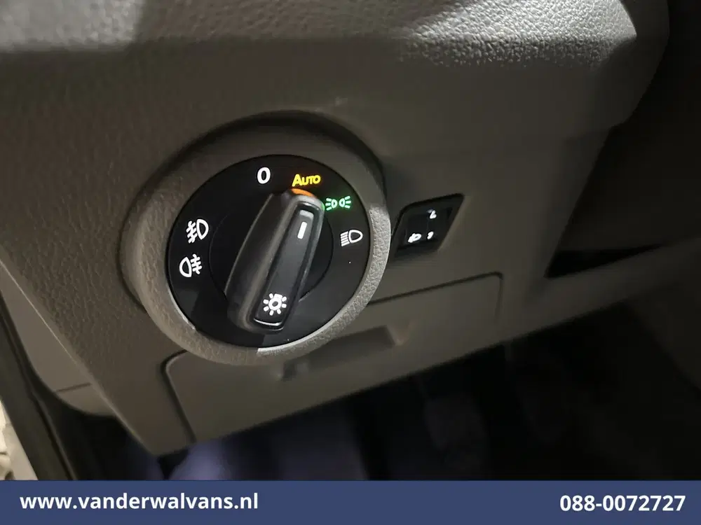 Volkswagen Transporter 2.0 TDI L2H1 Euro6 Airco uit 2023, foto 17
