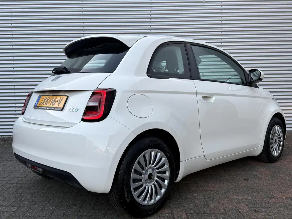 Fiat 500 24 kWh Navi Camera Carplay Led Cruise SOH uit 2023, foto 7