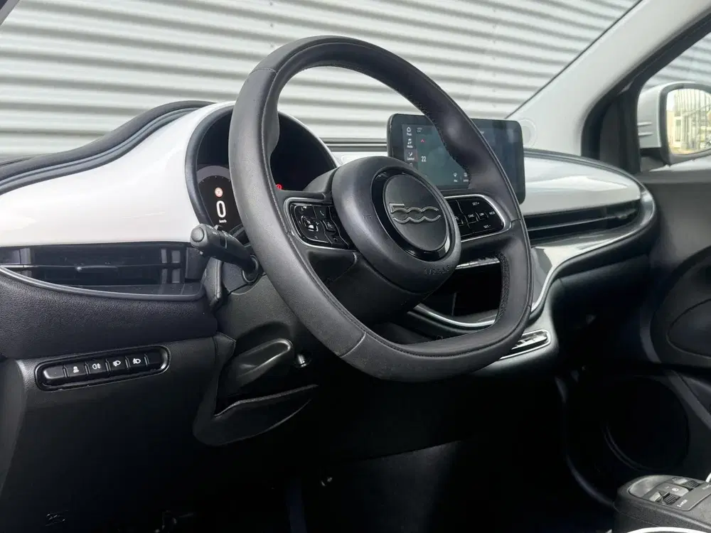 Fiat 500 24 kWh Navi Camera Carplay Led Cruise SOH uit 2023, foto 9