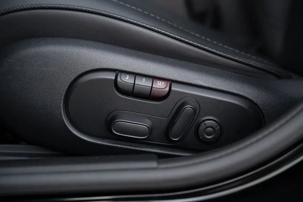 Mini Clubman Clubman JCW ALL4 306PK uit 2019, foto 15