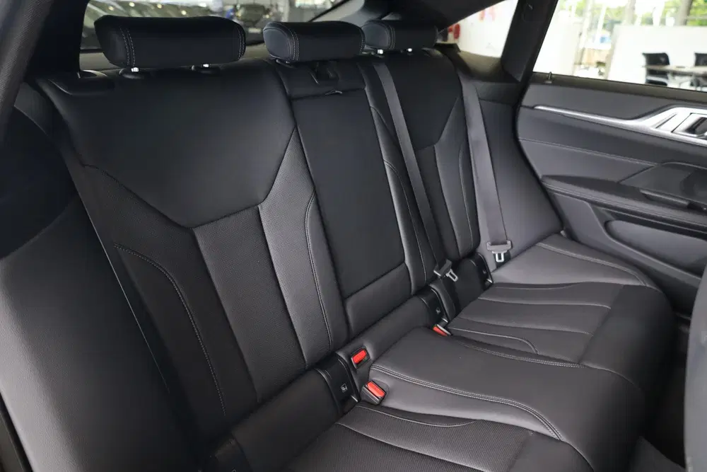 BMW i4 Gran Coupé eDrive40 uit 2024, foto 11