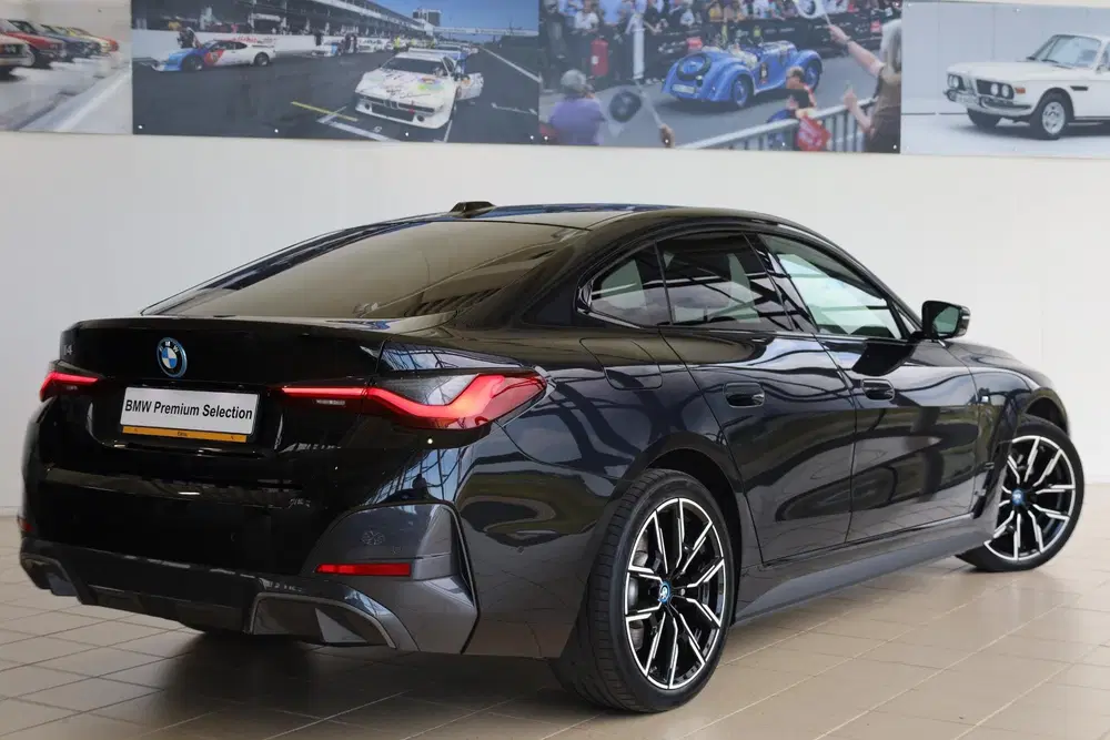 BMW i4 Gran Coupé eDrive40 uit 2024, foto 3