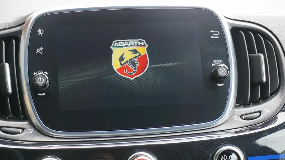 Abarth 595 1.4 T-Jet 165pk Monster Energy Yamaha *Gelimiteer uit 2021, foto 13