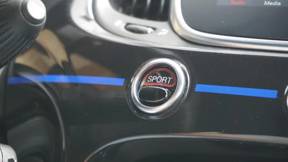 Abarth 595 1.4 T-Jet 165pk Monster Energy Yamaha *Gelimiteer uit 2021, foto 20