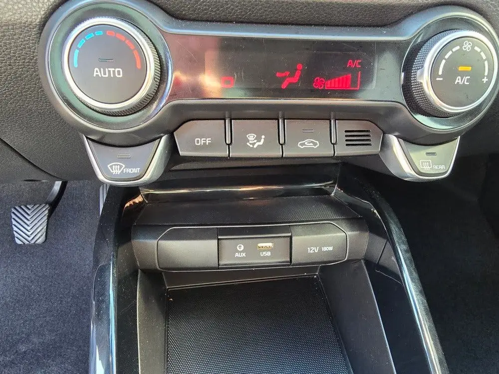 Kia Stonic 1.4 MPi PERFECT ONDERHOUDEN NAVI CAMERA 12MND GAR uit 2019, foto 17