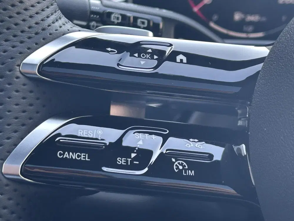 Mercedes-Benz E-Klasse 300 e AMG Line uit 2025, foto 11