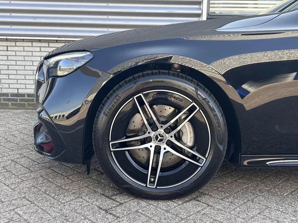 Mercedes-Benz E-Klasse 300 e AMG Line uit 2025, foto 16