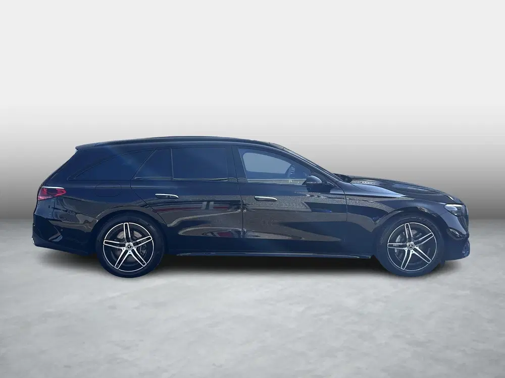 Mercedes-Benz E-Klasse 300 e AMG Line uit 2025, foto 4