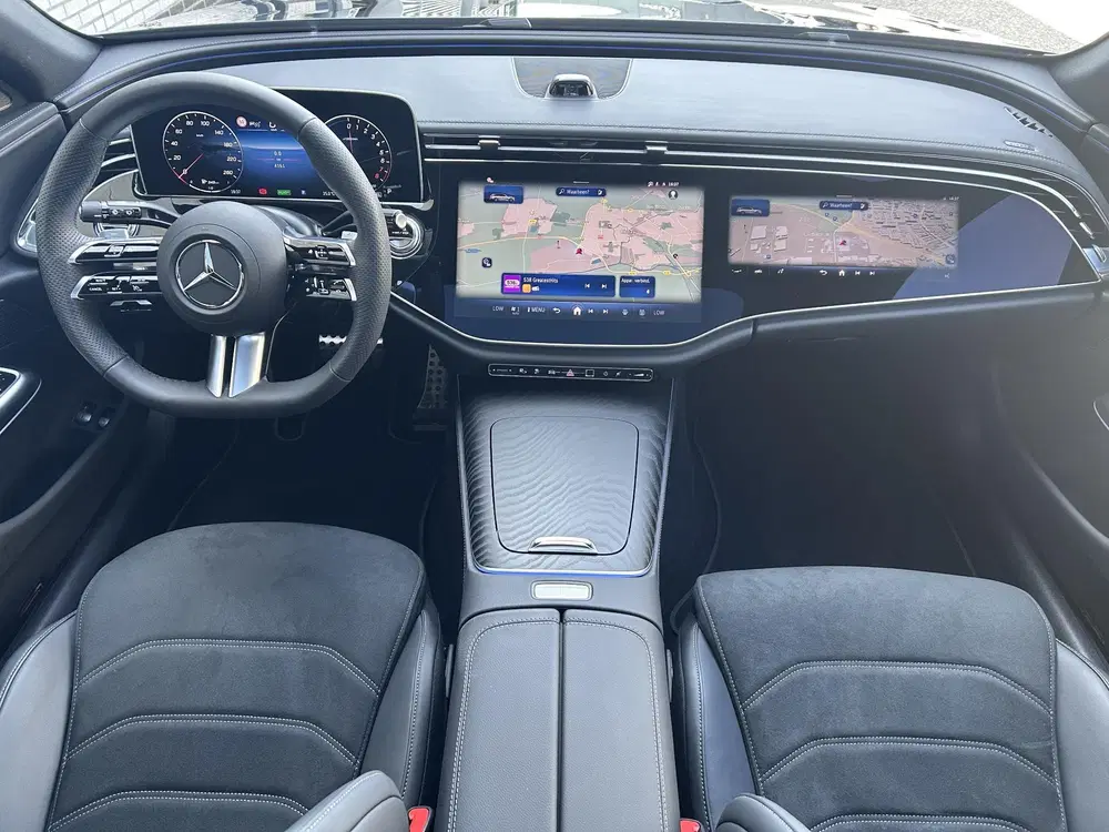 Mercedes-Benz E-Klasse 300 e AMG Line uit 2025, foto 5
