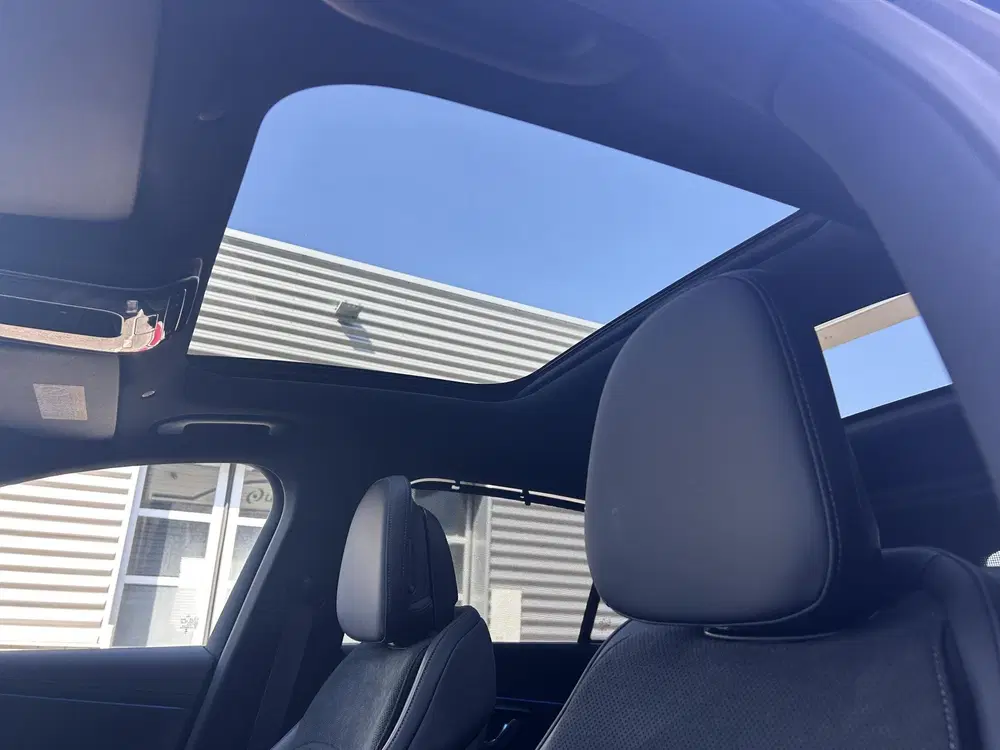 Mercedes-Benz E-Klasse 300 e AMG Line uit 2025, foto 6