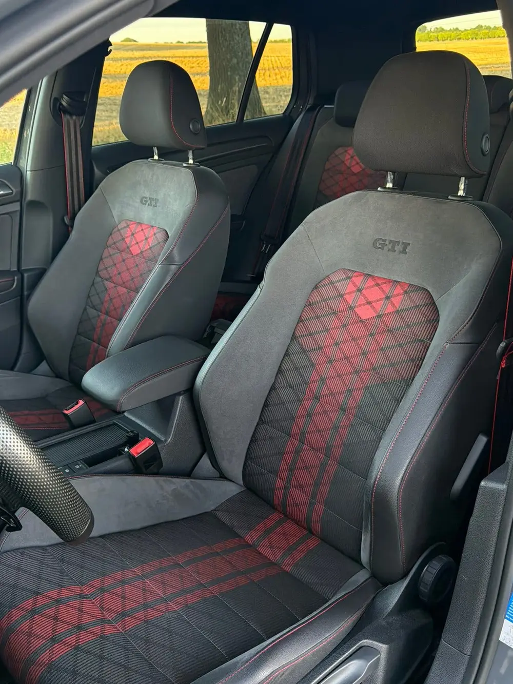 Volkswagen Golf VII Golf GTI TCR Akrapovic DCC Dynaudio Pure Grey uit 2019, foto 10