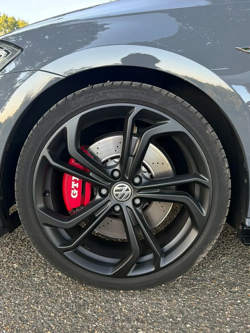 Volkswagen Golf VII Golf GTI TCR Akrapovic DCC Dynaudio Pure Grey uit 2019, foto 9