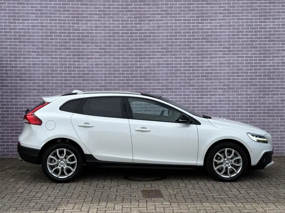 Volvo V40 Cross Country 1.5 T3 Polar+ Luxury uit 2019, foto 15