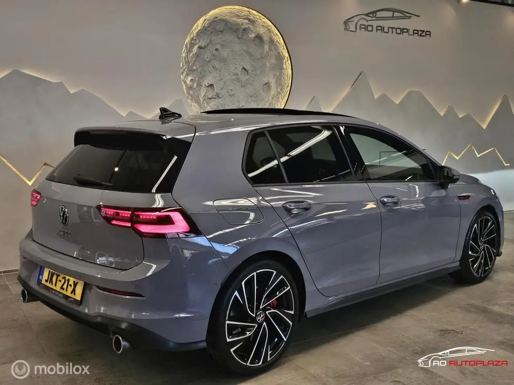 Volkswagen Golf 2.0 TSI GTI Panorama/Leder/HUD/Harman Kardon uit 2021, foto 2